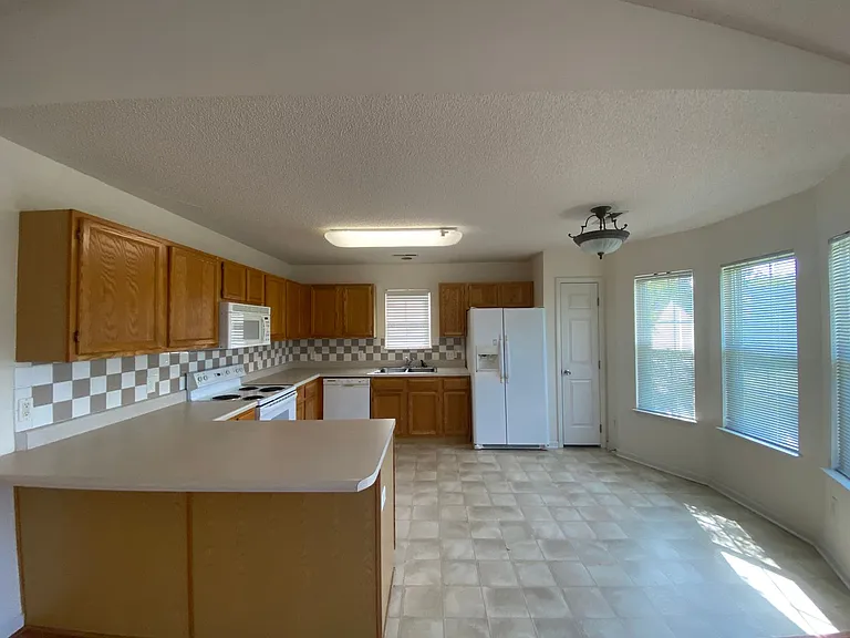3009 Nevan Ln — Photo 5