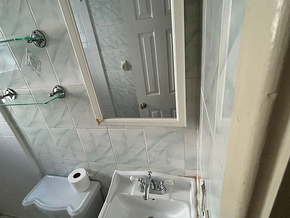 5th image of 3139 Tiemann Ave Floor 1