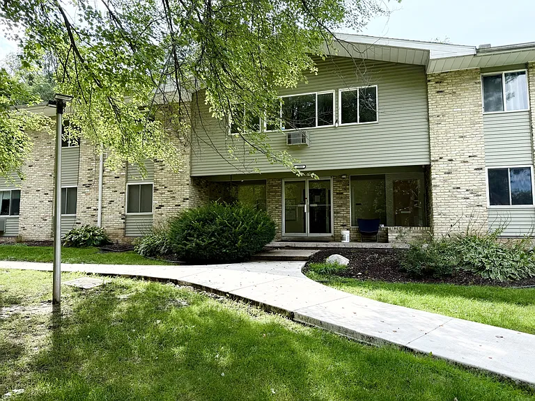 2050-2080 Allen Blvd — Photo 12