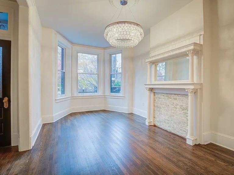 1022 Park Rd NW — Photo 3