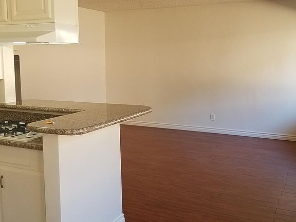 3rd image of 1104 S Marengo Ave APT C