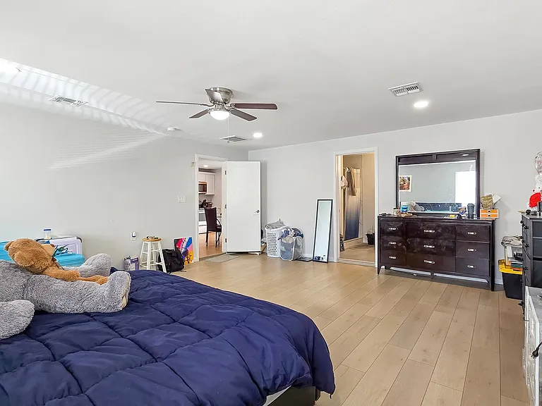 8012 W Highland Ave — Photo 14