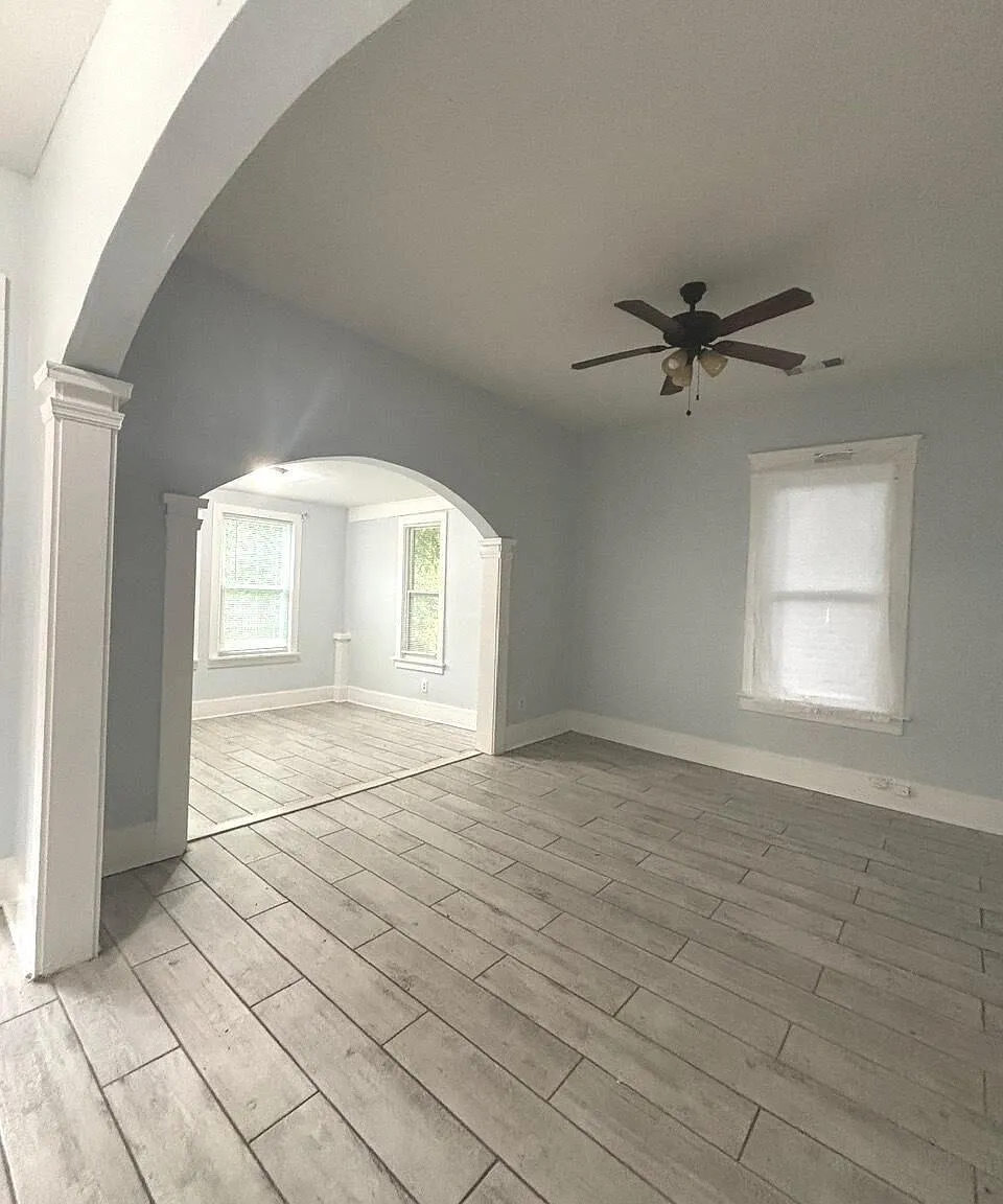 5 bed, 2.0 bath, $2,500 — Photo 2