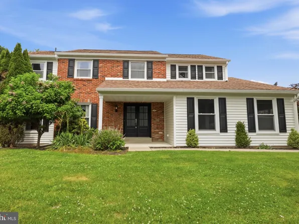 1140 Charter Rd, Warminster, PA 18974