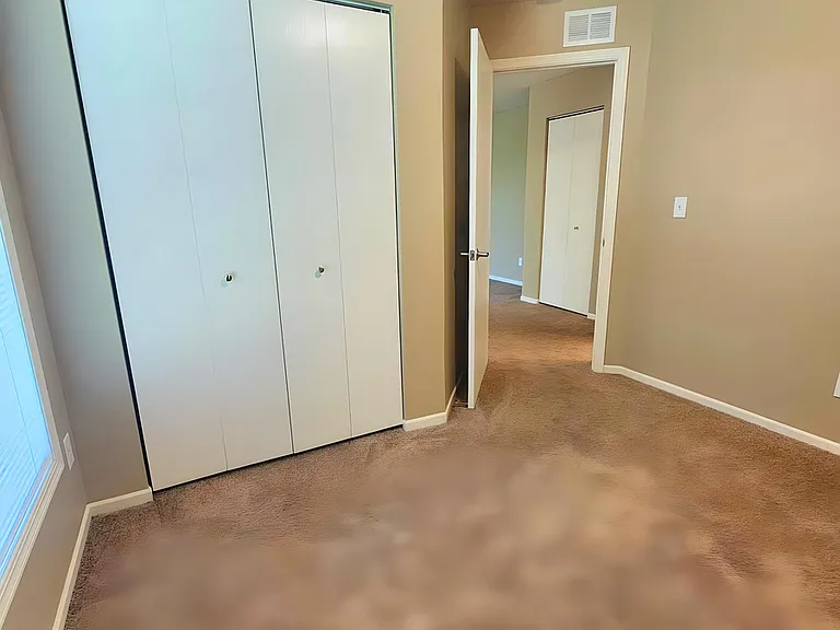 909 Wescott Sq #909 — Photo 23