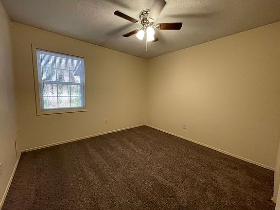 5th image of 105 Twinwood Ct