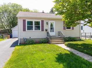437 W 7th Ave, Oshkosh, WI 54902