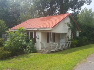 628 Hawthorne St, Hudson, NC 28638