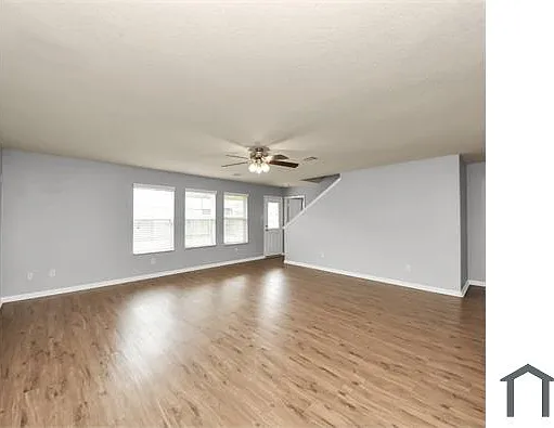 9914 Swallow Dr — Photo 2