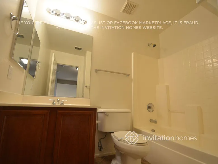 5605 S 51st Dr — Photo 10