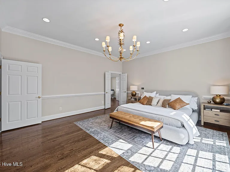 Lexington Dr — Photo 28