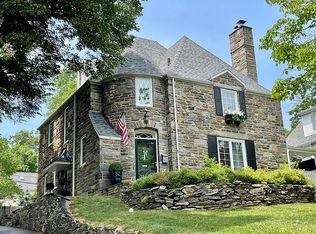 13 Chestnut Ln, Wayne, PA 19087