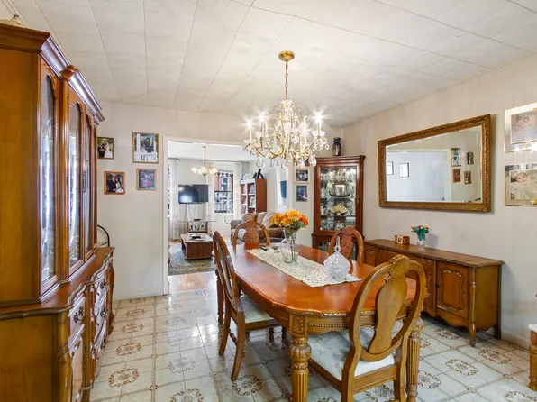 457 6th Street image 5 of 16