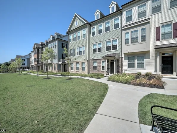 8 Cortland Ct, Livingston Twp., NJ 07039