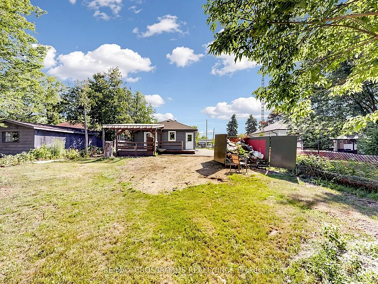 1496 Simcoe St N — Photo 43