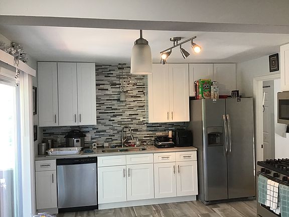 5th image of 16425 Woodlawn West Ave