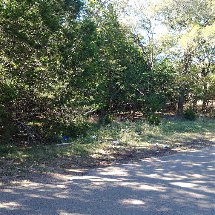 1st image of 14 Bluebonnet Dr