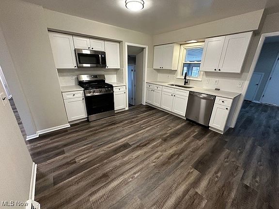 3rd image of 853 Stanwell Dr