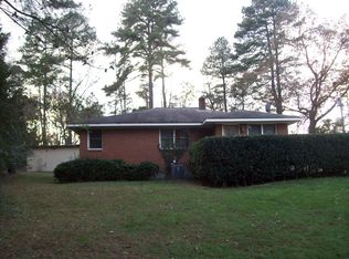 11 S Circle Dr, Chapel Hill, NC 27516