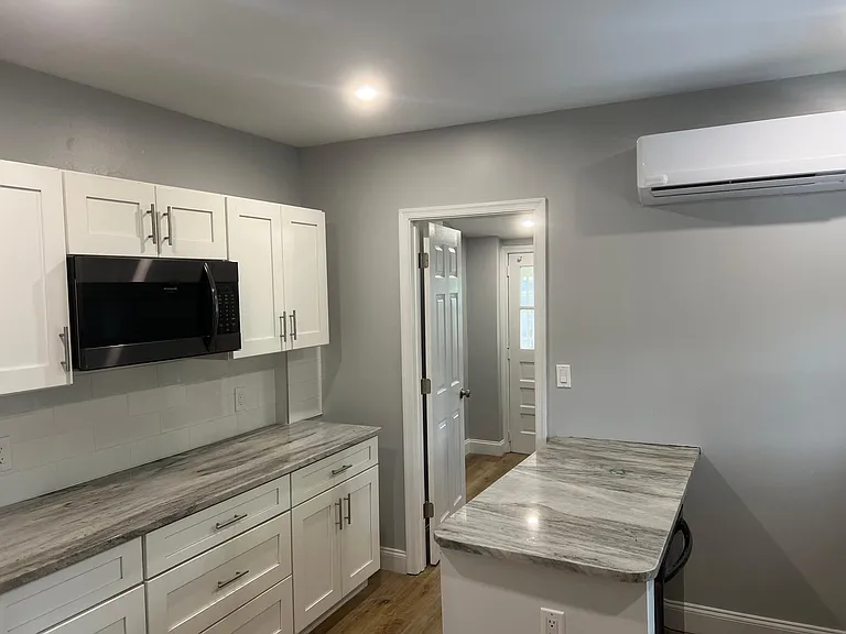 16 E Stewart Ave #1 — Photo 10