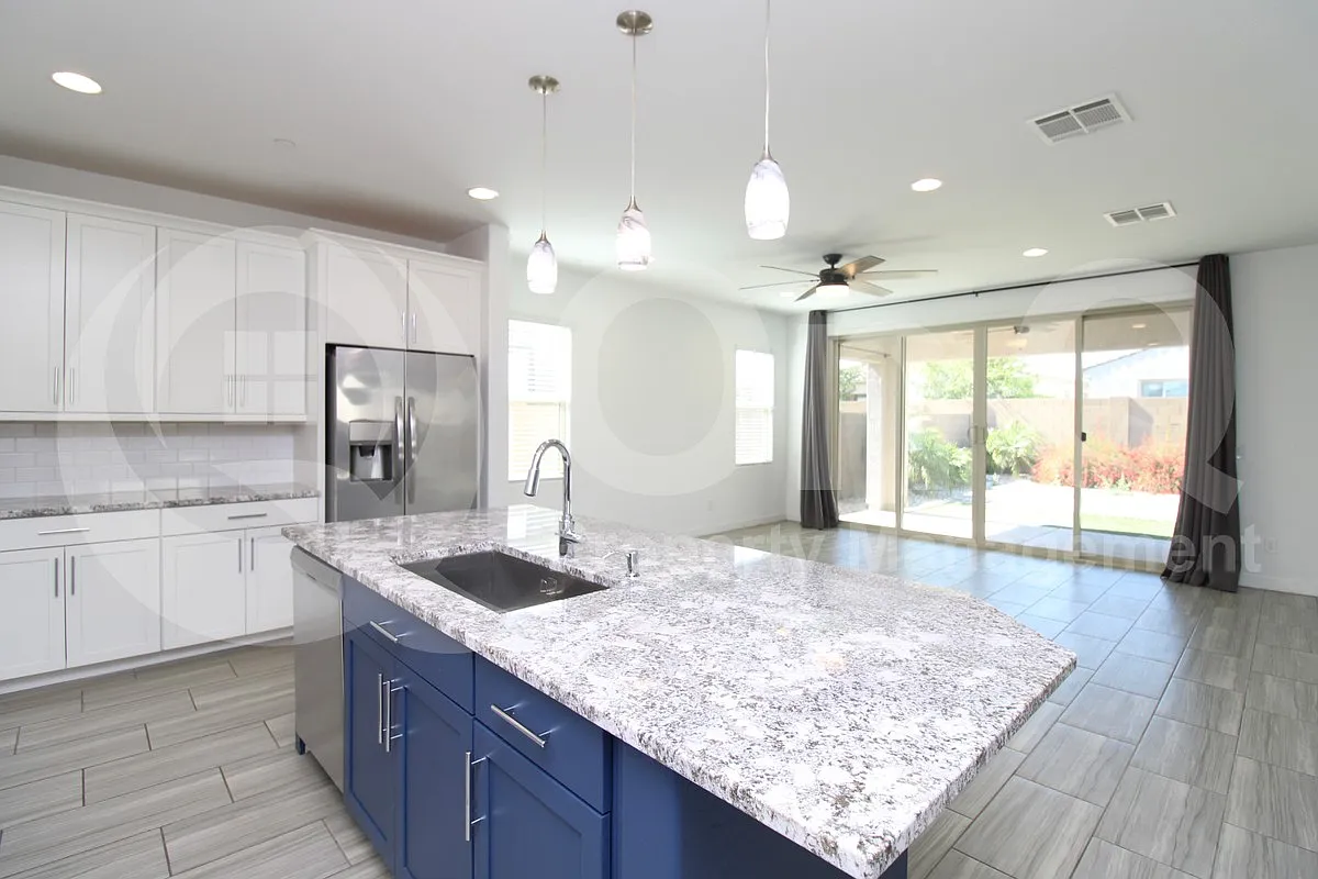 4 bed, 3.0 bath, 1944 sqft, $2,750 — Photo 4