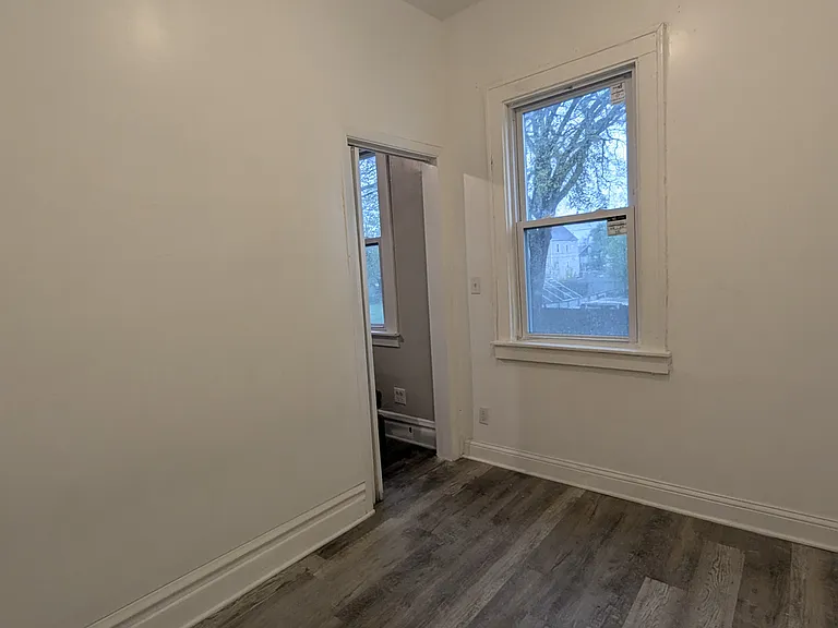5205 S Winchester Ave — Photo 1