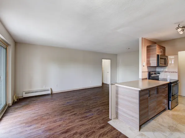 Lake Promenade Community - 31 Park, 31 Park Blvd, Toronto, ON M8W 1G5