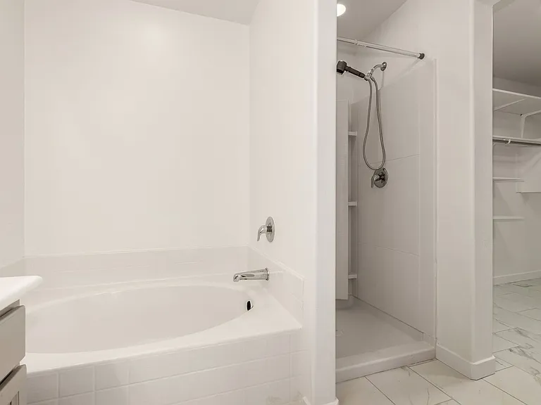 24409 W Sheraton Ln — Photo 20