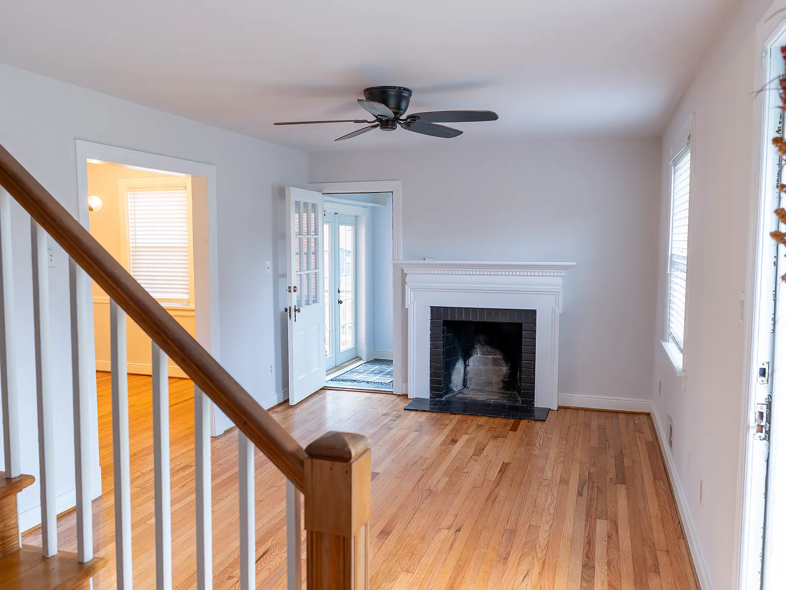 3 bed, 1721 sqft, $2,575 — Photo 2