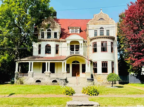 560 N Prairie St, Galesburg, IL 61401