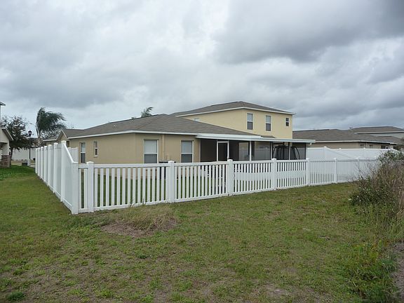 3rd image of 7852 Carriage Pointe Dr