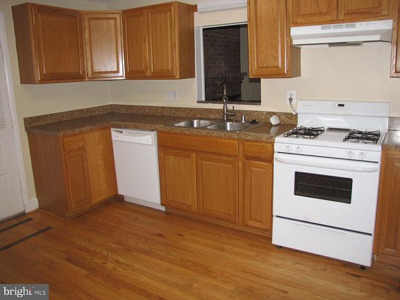 4th image of 7305 Poplar Ct