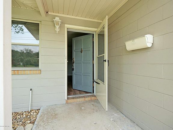 3145 Honeywood Dr-2