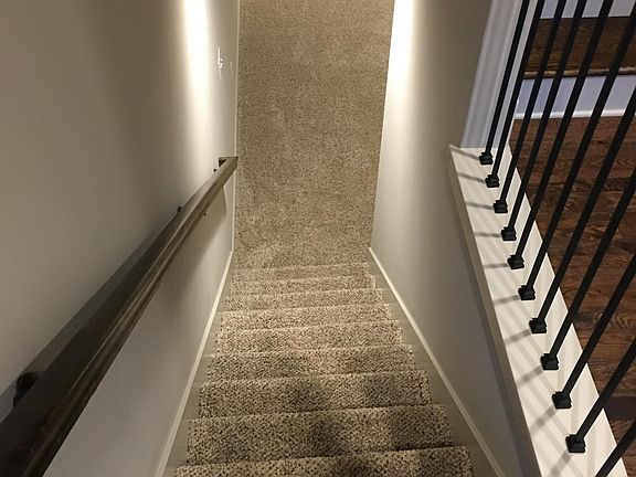 4th image of 15832 Valley View Dr