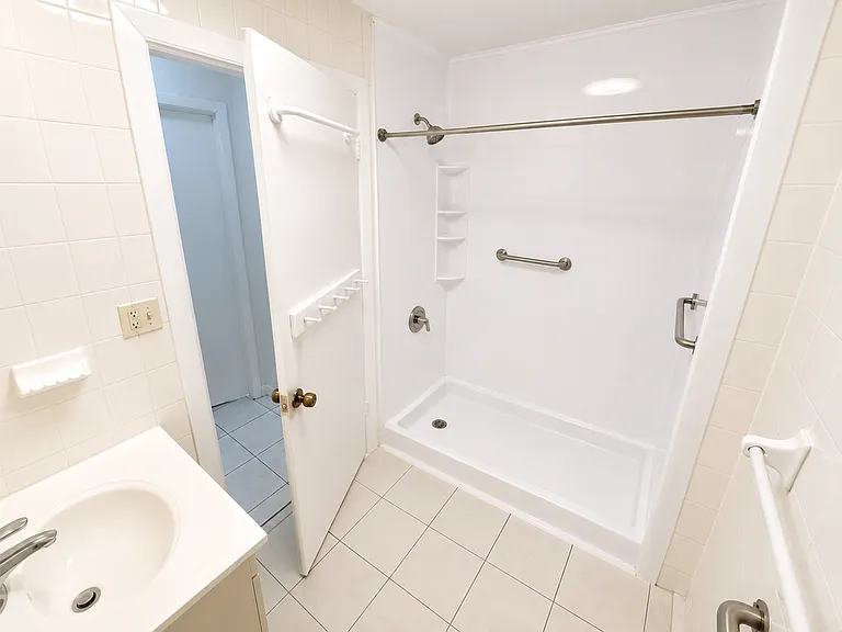 11710 NW South River Dr #204 — Photo 9