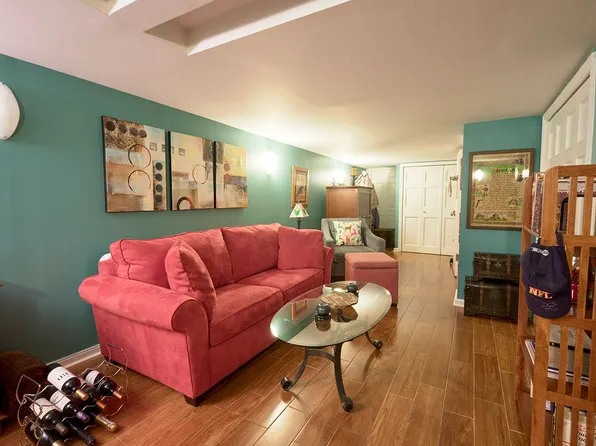 1594 Independence Avenue image 15 of 26