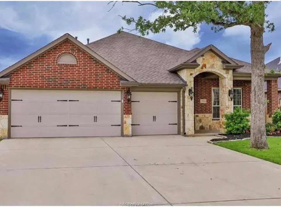 2513 Hailes Ln