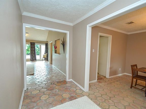 4th image of 1315 Crossfield Dr