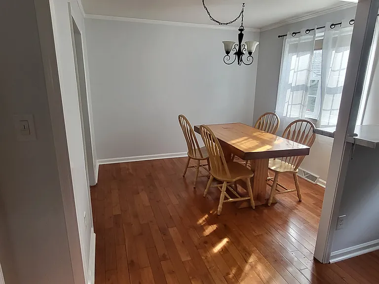 1216 Vermont Ln — Photo 4