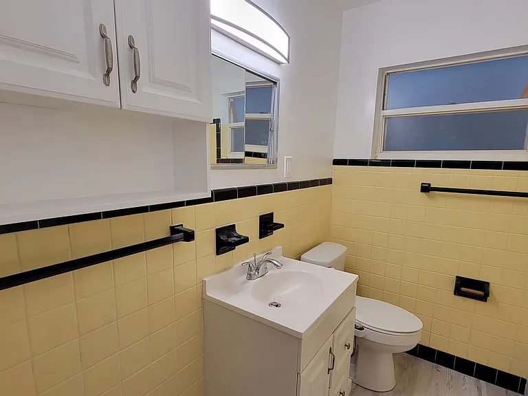 220 Avenue Des Parques North — Photo 11