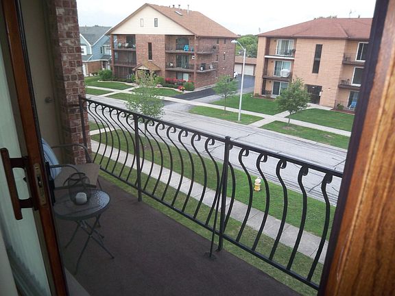 5th image of 16724 Paxton Ave APT 3N