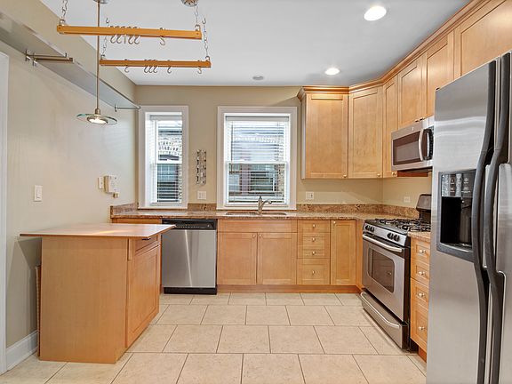 4th image of 5955 N Winthrop Ave APT 3W