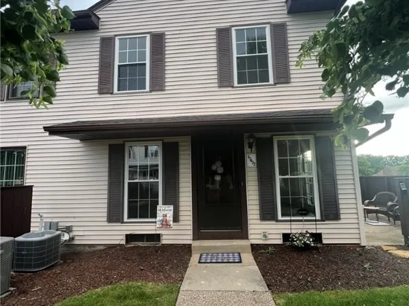 17422 Independence Ct, Brook Park, OH 44142