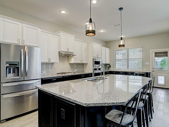 3rd image of 9311 Stablewood Lakes Ln