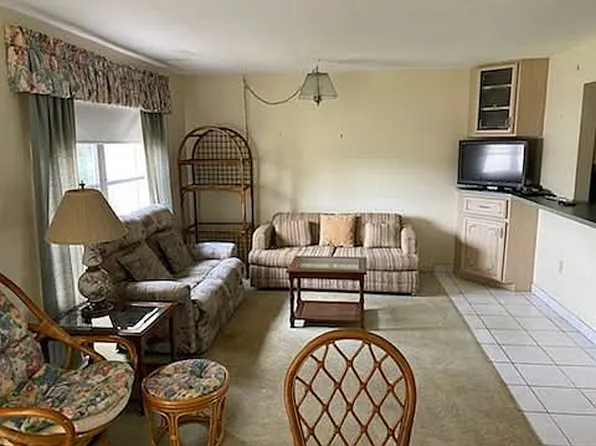 49 Laconia Ct, Fort Myers, FL 33919