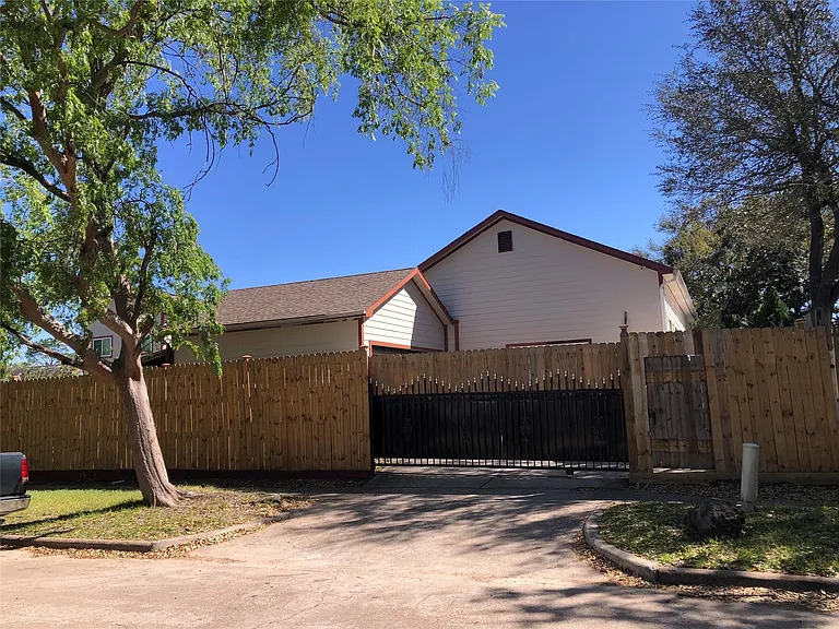7618 Del Glen Ln — Photo 6