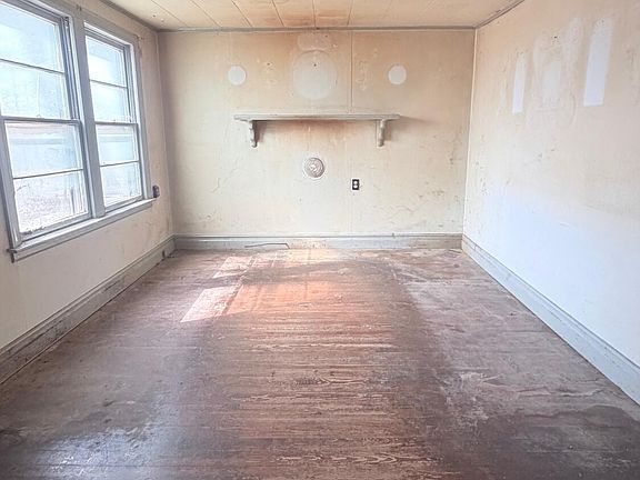 5th image of 1352 Seays Rd