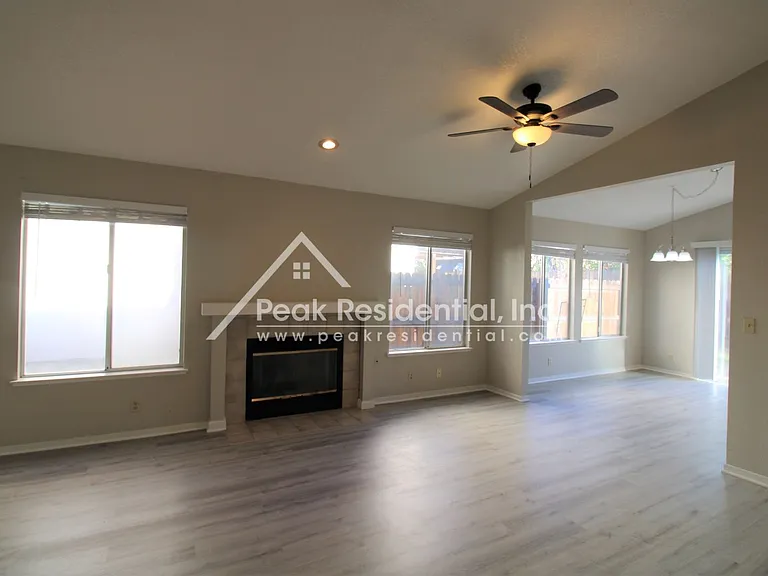 4780 Camino Royale Dr — Photo 4