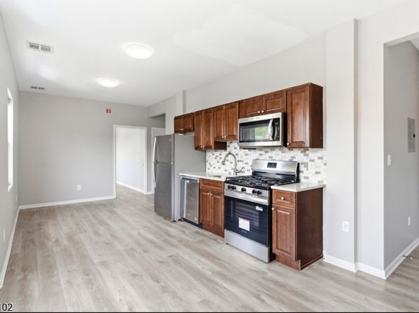 456 Avon Ave #33L