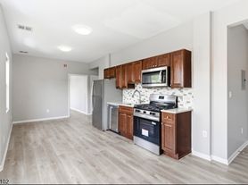 456 Avon Ave, Newark, NJ